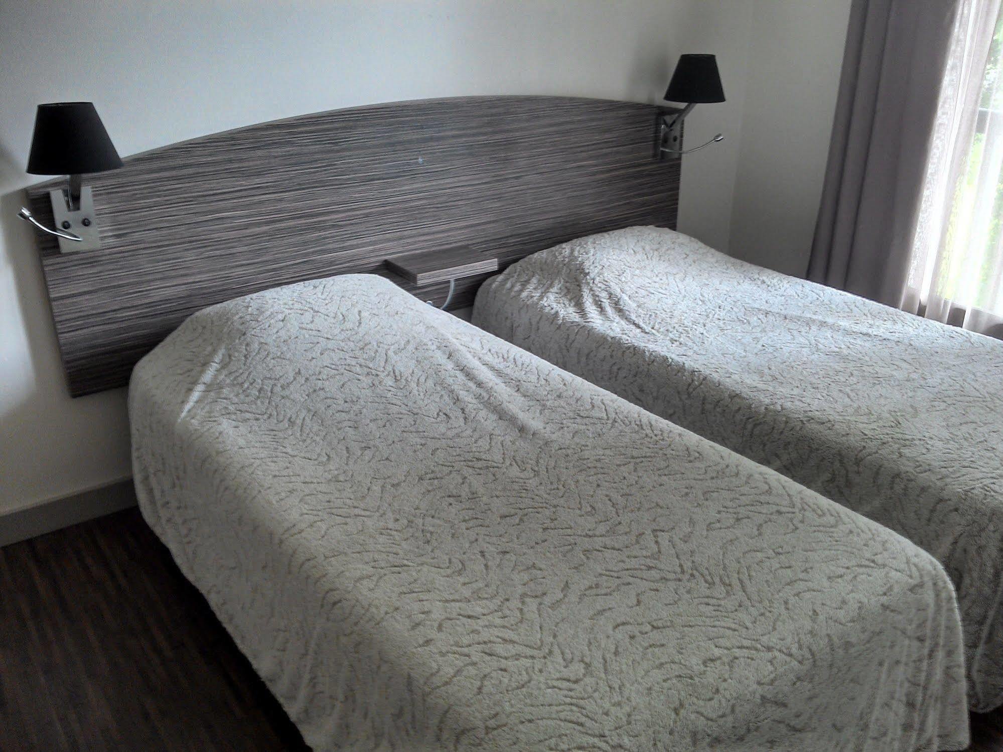 Acqs Hotel Дакс Екстериор снимка